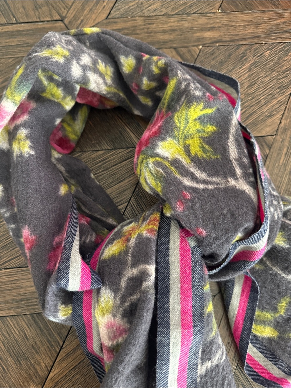 Inoui Toosh Paris French Wool Scarf Floral Botanical Wrap Shawl Charcoal Pink - Picture 3 of 7